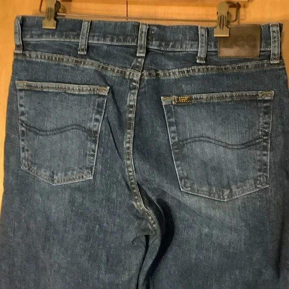 Lee dark wash regular fit jeans, size 34 x 34 - Picture 1 of 5